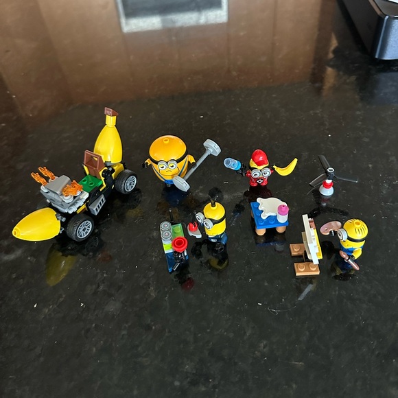 Lego Despicable Me 4 Minions and Banana Car - Picture 2 of 3